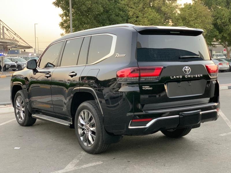 land-cruiser-vxr-2022