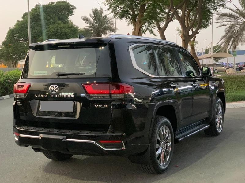 land-cruiser-vxr-2022