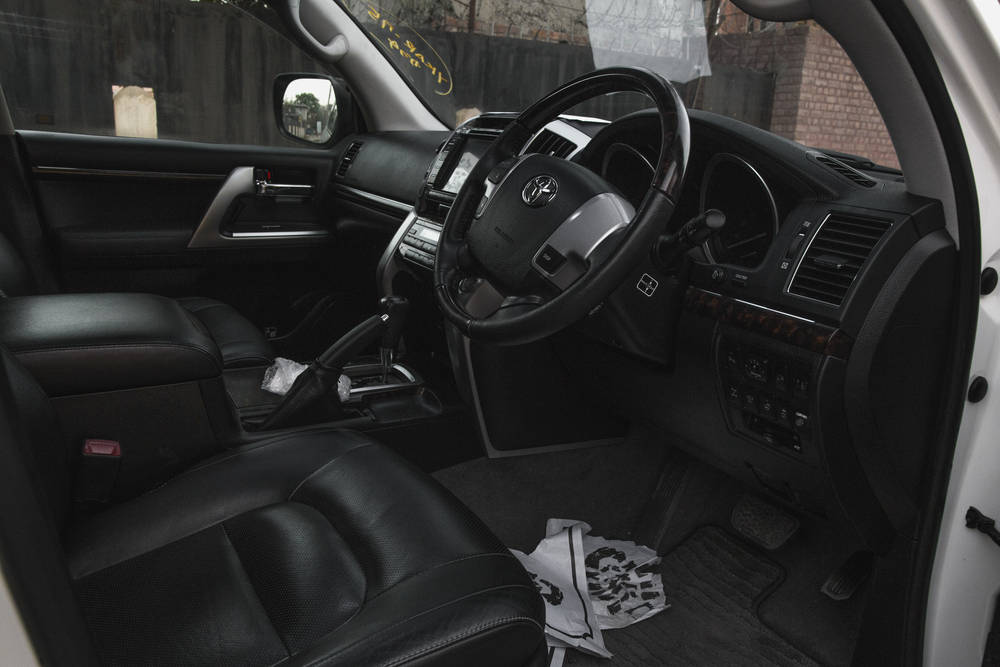 land-cruiser-vxr-2022