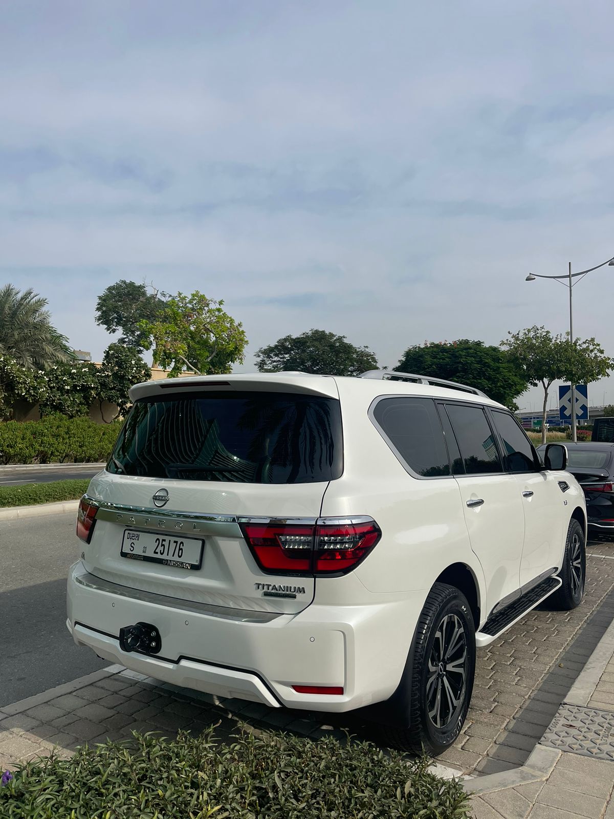 nissan-patrol-titanium-2023